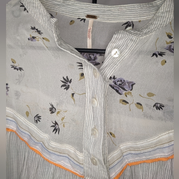 Free People Hearts and Color blouse - Picture 3 of 7
